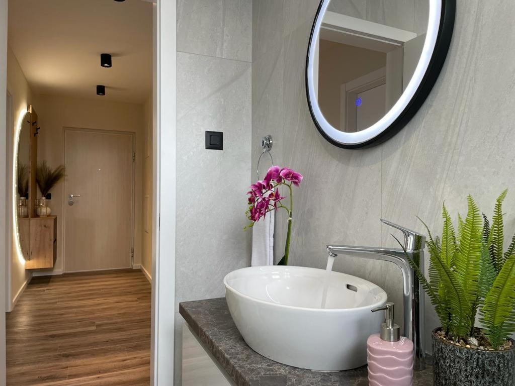 Apartment Linda With Panoramic Sea View Makarska Exterior foto